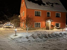 Ferienwohnung Lippmann, hotel v mestu Großhartmannsdorf