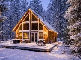 Cascade Adventure Cabin by NW Comfy Cabins