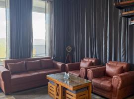 Saffron 2 Bedroom Duplex Villa, Hotel in Mukteswar