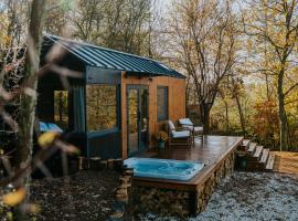 Feelmore Tiny House Pusztakisfalu, Hotel in Lovászhetény