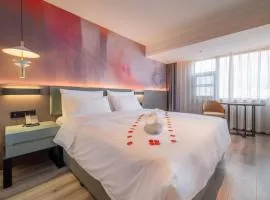 Meilun Hotel, Haikou Qilou Old Street