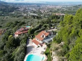 Scappo in Umbria, Villa Elena