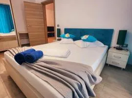 Large Family Blue Marina Apartment Spa Resort Piscina Sauna Jacuzzi