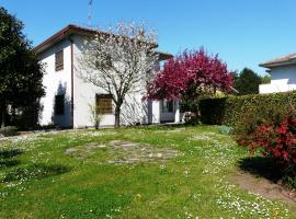 In Giardino B&B, hotel poblíž významného místa Villa Fiorita, Cassina deʼ Pecchi