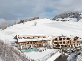 Sonus Alpis - Adults Only