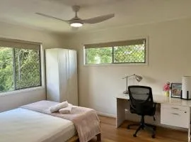 Welcome to Your Leafy Retreat in Graceville