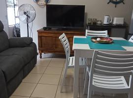 J&B Tuiste, hotel Reebok városában 