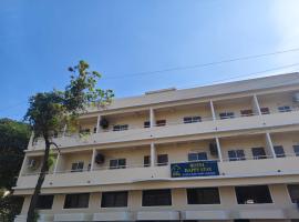 Hotel Happy Stay Lodging and Restaurant, hotel di Nashik