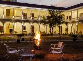 SaffronStays Kanota Upper Level Chamber