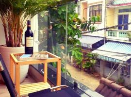 Dorm bed in the center with balcony and rooftop since 2026 โฮสเทลในเกิ่นเทอ