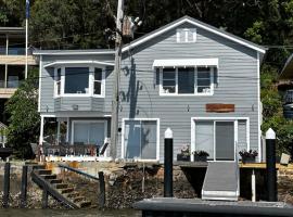 Wobby Waters your Little Wobby Waterfront sleeping 8 on the Hawkesbury River, ξενοδοχείο σε Patonga Beach