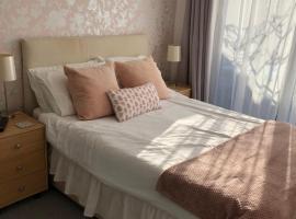 Basingstoke En Suite Room in Garden Annex, Hotel in Basingstoke