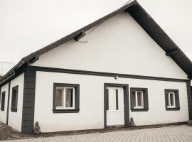 Vila Turistica la Domnica si Cristina - with sauna and hot tub, hotel en Mitocu Dragomirnei