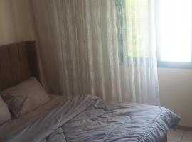 Cozy rooms inside Apartment near Ajman beach, l&aacute;ggjaldah&oacute;tel &iacute; Ajman