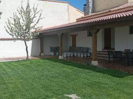 La casa de Paco Cabrera, Hotel in Narros de Cuéllar