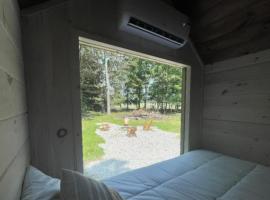 Whiskey Woods Retreat, hotel v mestu Tullahoma