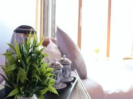 The Silver Tip - A Tea Boutique Farmstay