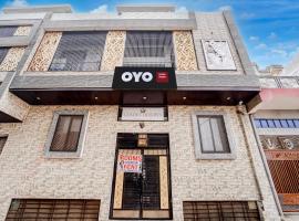 SPOT ON Golden Heights, hotel en Ani