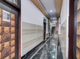 SPOT ON Golden Heights, hôtel à Ani