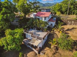 Private Studio in Gated Estate, Hotel in Belmont