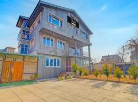 Collection O Kursoo Rajbagh Formerly Mid Valley Residency