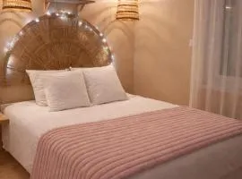 Suite Bali et sauna privé - vidéo projecteur - escapade romantique-centre