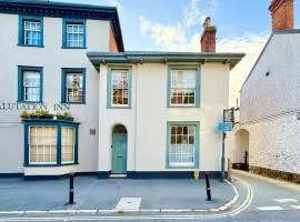 2 Bedroom Character Home in Central Topsham