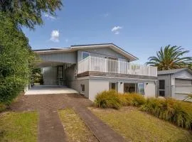 Patton's Place - Pauanui Holiday Home