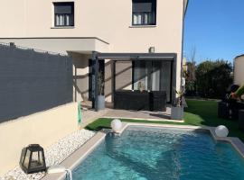 House for 6 people private pool, air conditioning,, hotel din Manosque