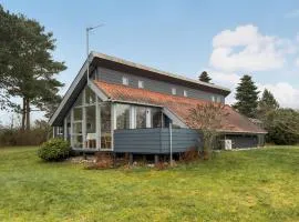 Gorgeous Home In Glesborg With Wifi