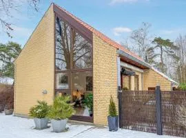 3 Bedroom Awesome Apartment In Væggerløse