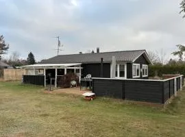 Gorgeous Home In Væggerløse With Wifi
