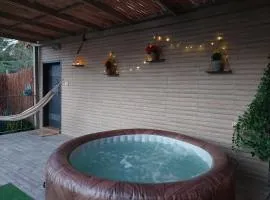 אצלנו בחצר - צימר למשפחות ולזוגות בדרום ים המלח