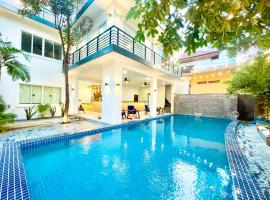 SKY VILLA BKK - Pool & Chill - FREE LAUNDRY, hotel din Phnom Pen