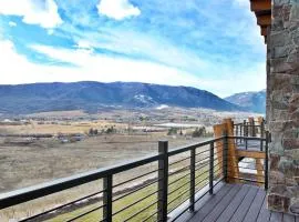 R 703 | Luxury Retreat - Views & Ski Access