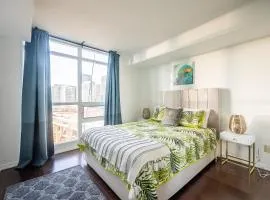 Panoramic 2 Bedroom Condo with Terrace Fort York Downtown Toronto