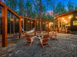 Sauna, Hot Tub, Fire Pit, Pets, EV Plug, Secluded