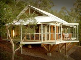 Bombah Point Eco Cottages, hotel with pools in Bulahdelah