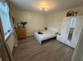Private rooms in Ashford, Surrey