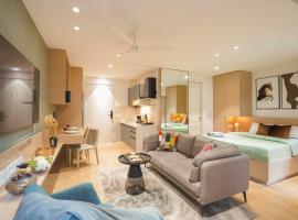 Aerovista Suites - Neon Homeotel- 1 kms from Airport:  bir otel