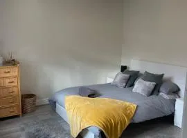 Private rooms in Ashford, Surrey