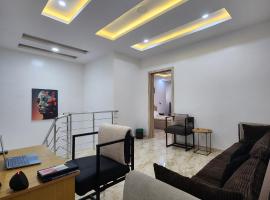 Modern 2-bedroom Duplex Home with 24hrs Light, Gym & Pool, hotel i Lekki
