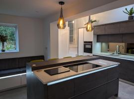 Spacious home in heart of St Albans, hotel a Saint Albans