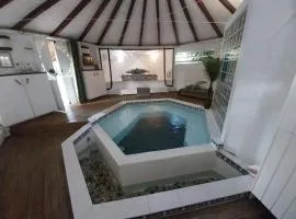 Chalet charmant avec spa à Grand Bourg 25 m²