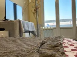 Studio équipé avec balcon