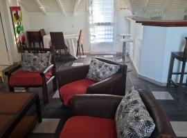 Spacious 2 beds flat in Grande-Terre center, hotel a Morne-à-lʼEau