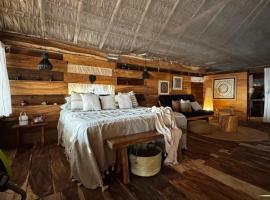 Cabañas Casa de Agua، فندق في Boca del cielo