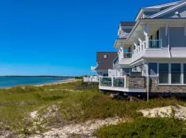 Private beach Stunning views Pool and Tennis