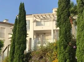 Las Vistas Small Oasis