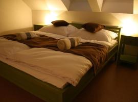 Hotel Park-An, hotel u gradu Šturovo